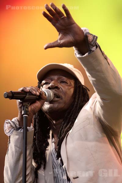 ALPHA BLONDY - 2011-05-10 - PARIS - Place de la Bastille - 